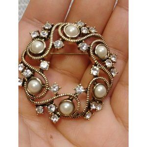 Vintage MONET Silver Tone Faux Pearl Swirl Round Clear Rhinestone Brooch Pin